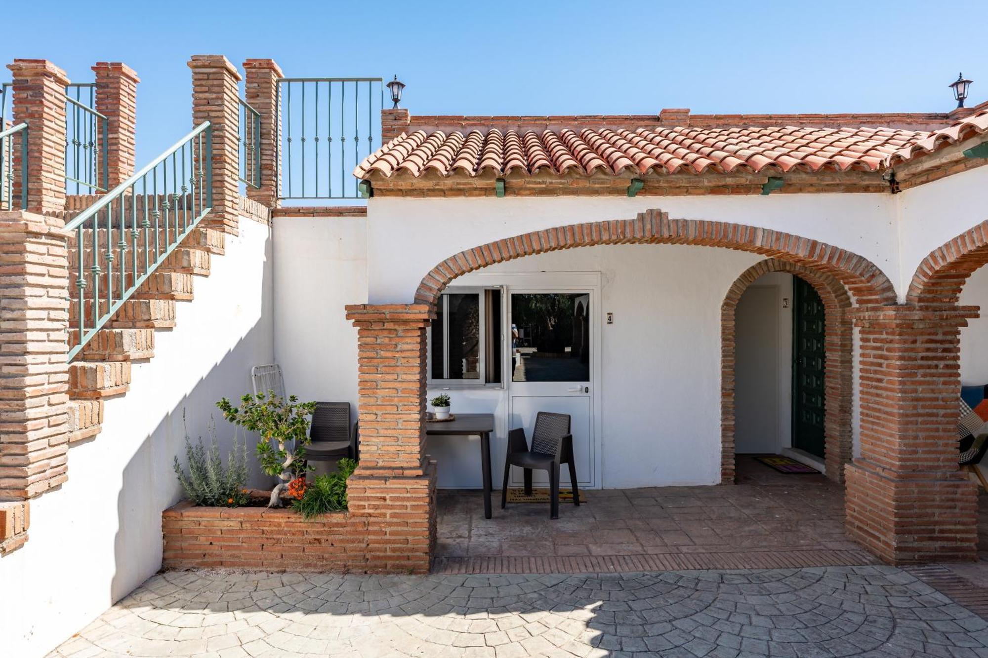 La Casa De Familia Bed & Breakfast Малага Екстериор снимка