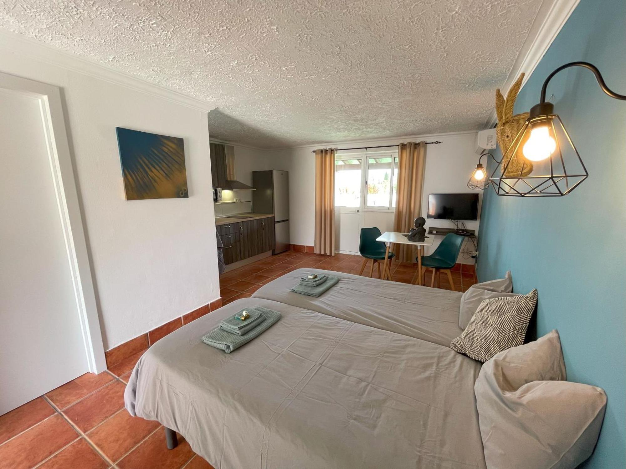 La Casa De Familia Bed & Breakfast Малага Екстериор снимка