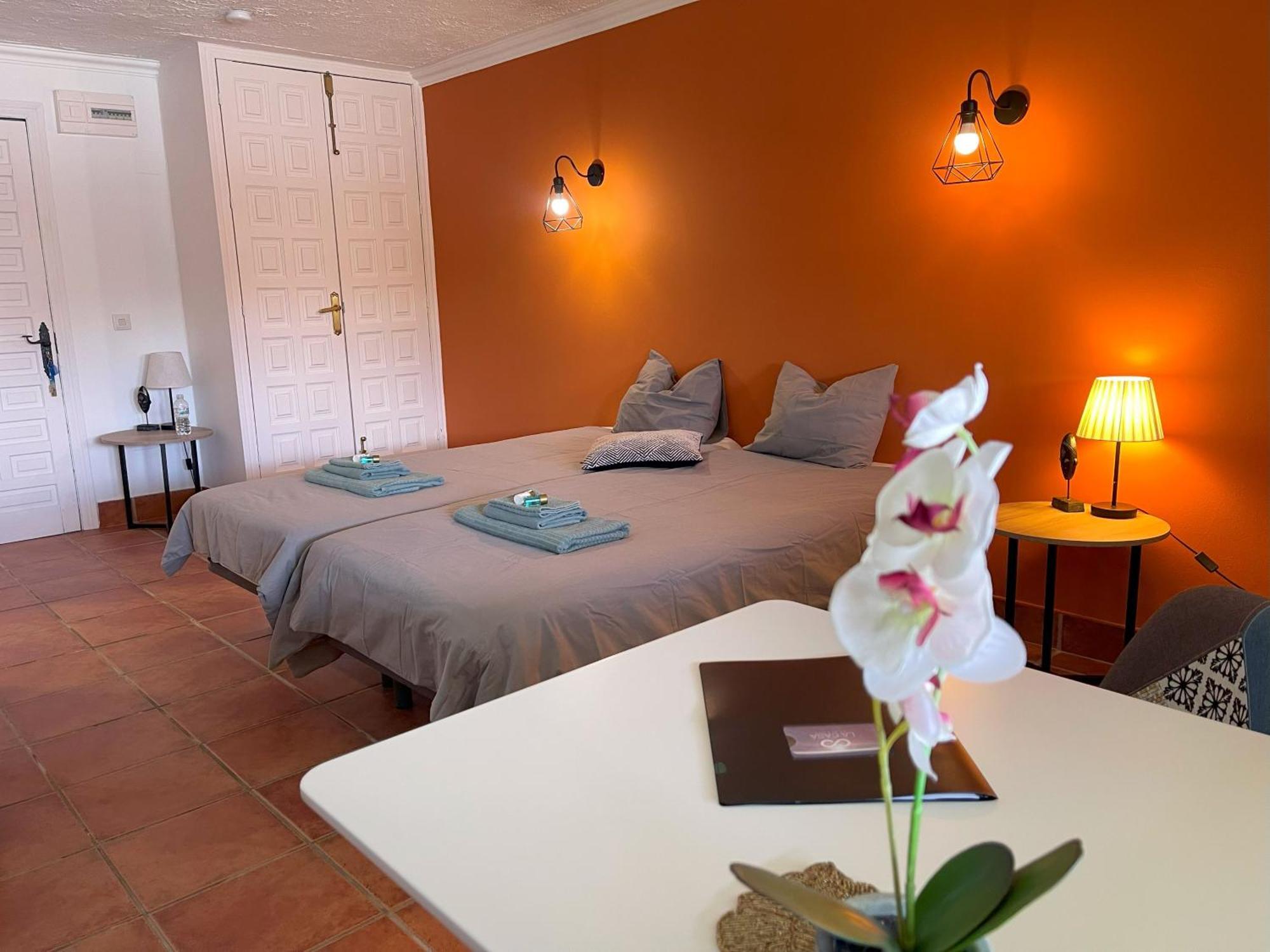 La Casa De Familia Bed & Breakfast Малага Екстериор снимка