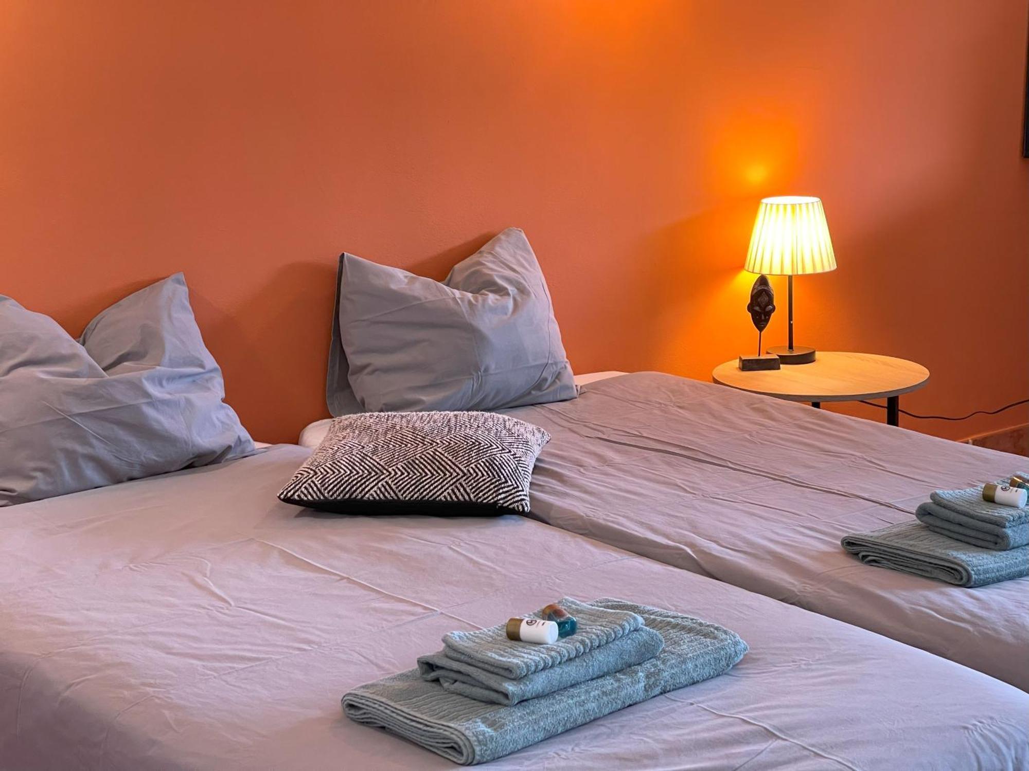 La Casa De Familia Bed & Breakfast Малага Екстериор снимка
